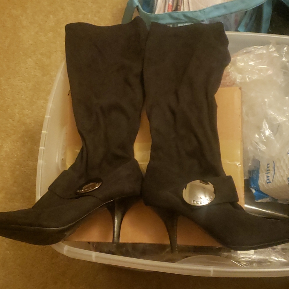 BCBG Silvia Stretch Black suede boot size 8